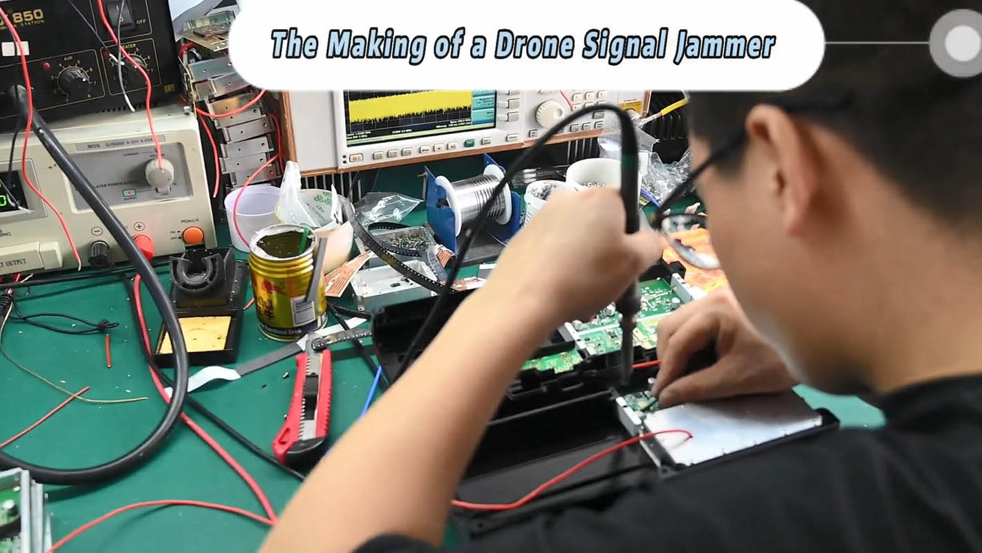 Het maken van een drone-signaalstoorzender